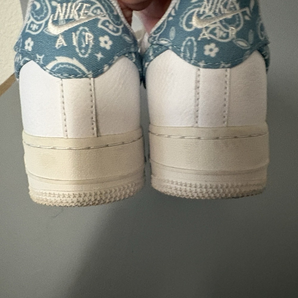 Nike Air Force 1 Low '07 Sneakers Womens 9 White Blue Paisley DH4406-100 - Picture 5 of 16